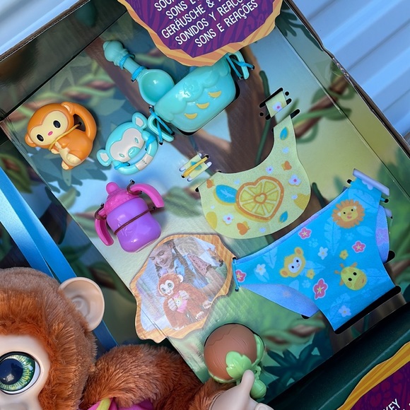 FurReal Piper, My Baby Monkey - Picture 6 of 7